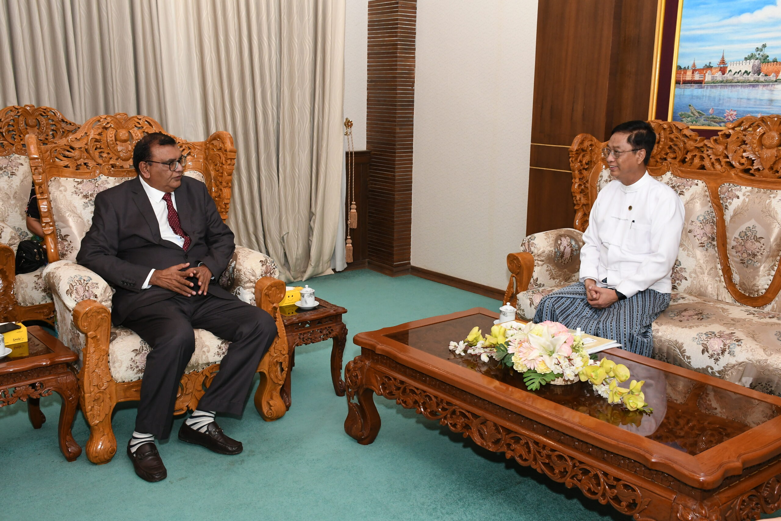 နိုင်ငံခြားရေးဝန်ကြီးဌာန၊ ဒုတိယဝန်ကြီးက သီရိလင်္ကာလွှတ်တော်အမတ်များအား လက်ခံတွေ့ဆုံ(၂၉-၅-၂၀၂၄ ရက်)