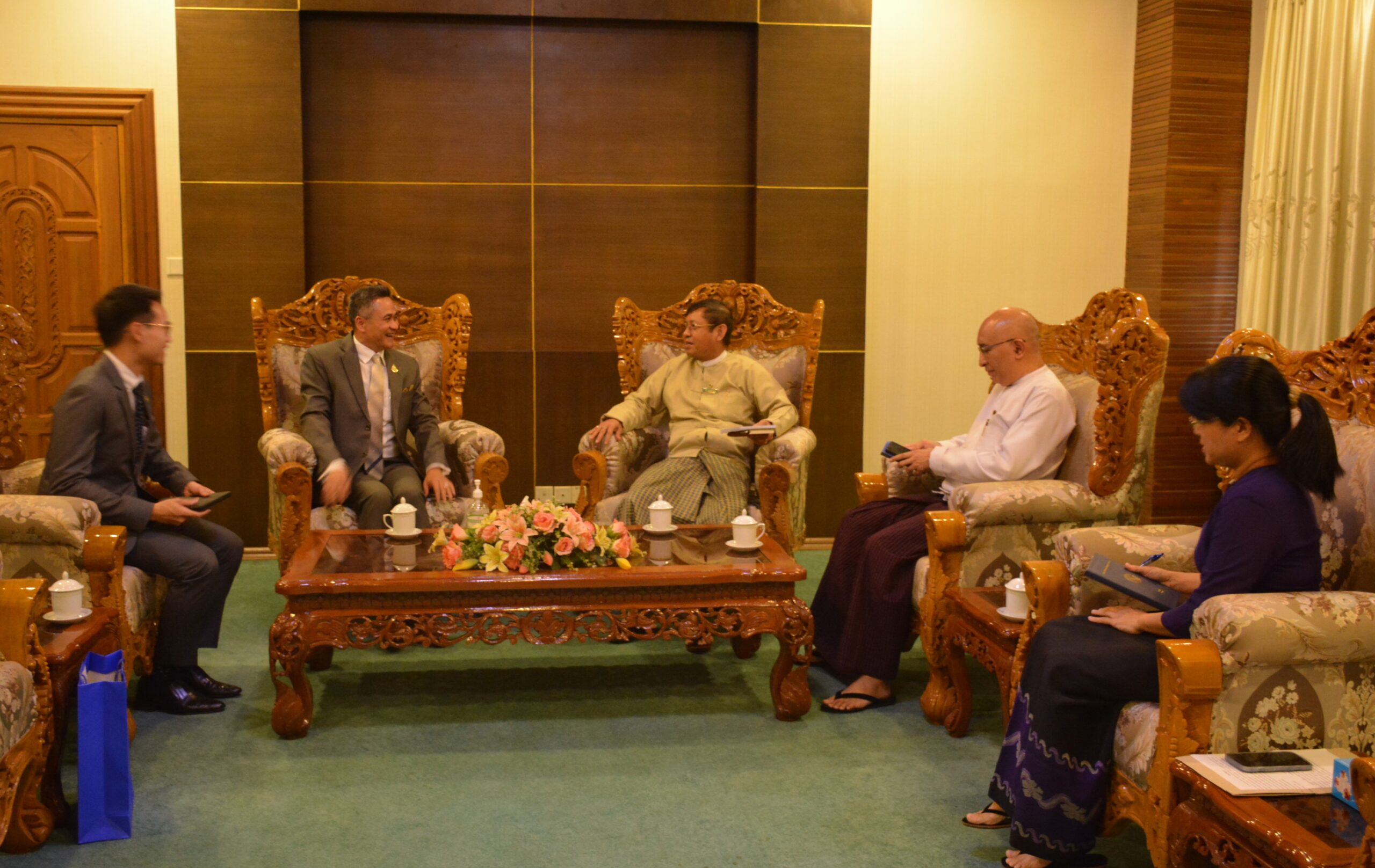 နိုင်ငံခြားရေးဝန်ကြီးဌာန၊ အမြဲတမ်းအတွင်းဝန်က မြန်မာနိုင်ငံဆိုင်ရာ ထိုင်းနိုင်ငံသံအမတ်ကြီး Mr. Mongkol VISITSTUMP အား လက်ခံတွေ့ဆုံ (၅-၆-၂၀၂၄ ရက်)