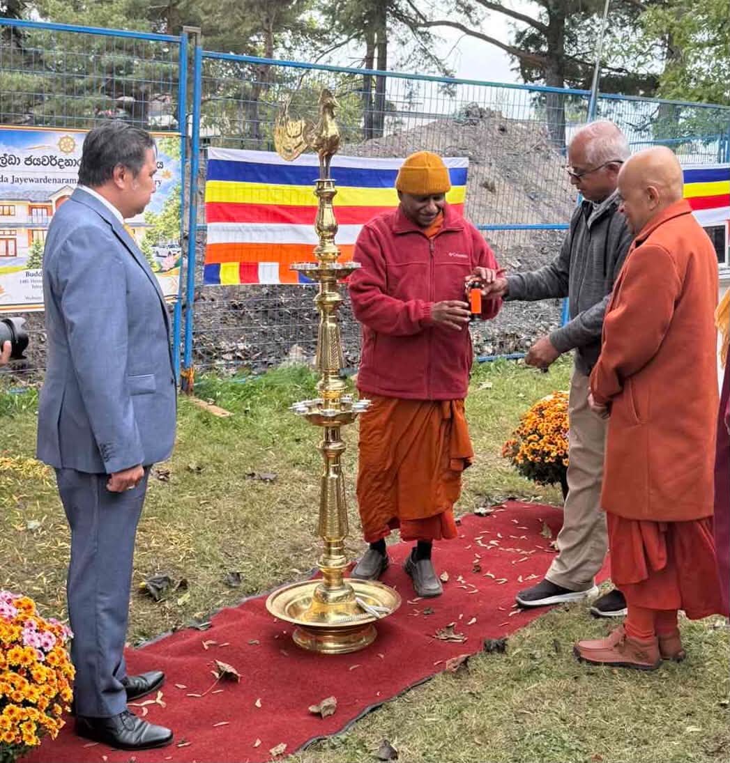 ကနေဒါဗုဒ္ဓဘာသာကွန်ဂရက်မှ ကြီးမှူးကျင်းပသည့် ဟီလ်ဒါ ဂျေးဝါဒနာရာမယ ဗုဒ္ဓဘာသာဘုန်းတော်ကြီးကျောင်း အုတ်မြစ်ချအခမ်းအနားသို့ ကနေဒါနိုင်ငံဆိုင်ရာ မြန်မာသံရုံးယာယီတာဝန်ခံ/ သံအမတ်ကြီး တက်ရောက်